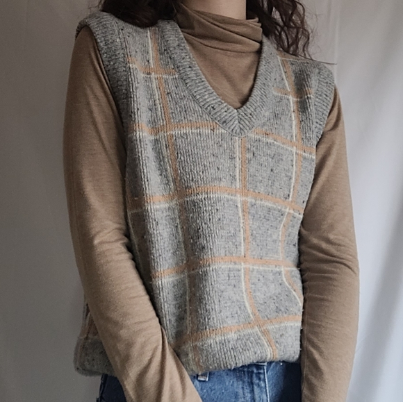 Vintage Jantzen Gray Pullover Sweater Vest - Picture 3 of 10